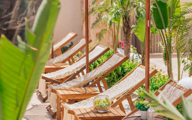 Los Suites Apartment Hotel