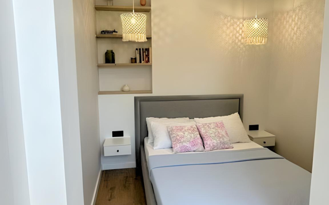 Na Ulitse Akatsiy 34k9 Apartments