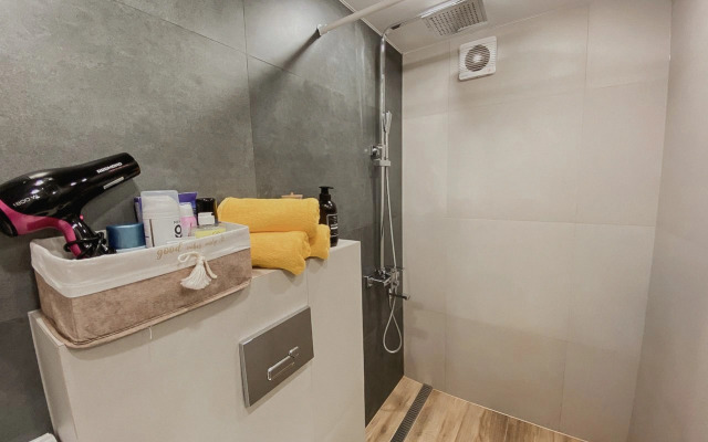 Квартира Green FOX с панорамными окнами на Савушкина