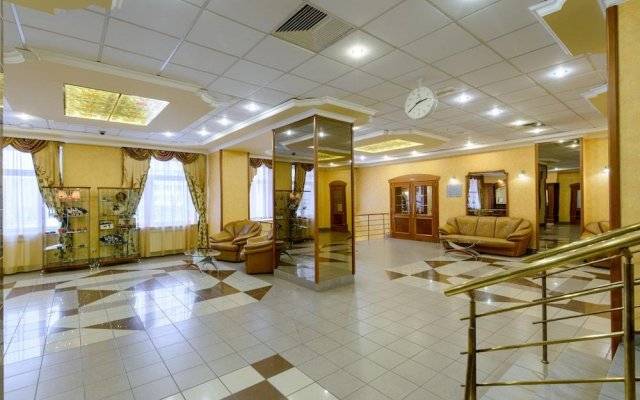 Азимут Отель Мирный