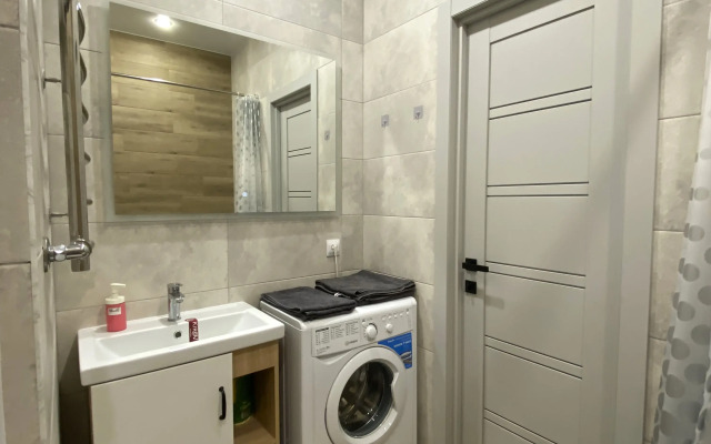 Batashi Green Flat