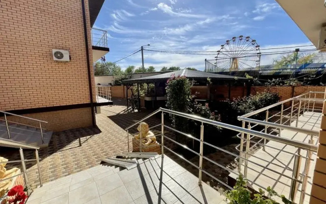 Giatsint Hotel