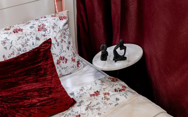 Апартаменты Жуковского 1/2/10с2 (209)