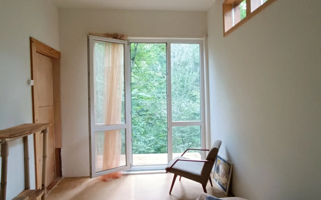 Uedinennoye v Tsentre Sochi Bungalow