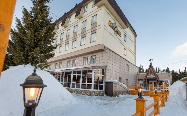 Отель Снежный