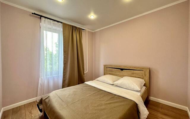 Квартира Трехкомнатная Дзержинского 75