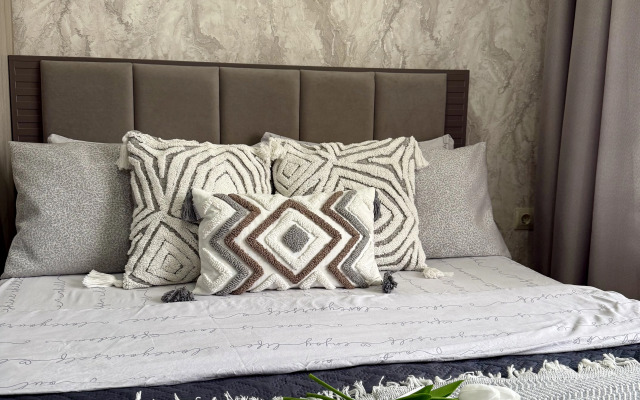 Квартира С Новым Ремонтом , В Лучшем Районе