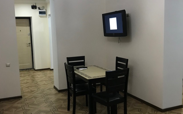 Vozle Ozera Flat