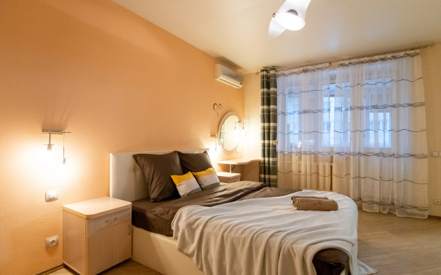 V Tikhom Ukhozhennom Rayone Apartments