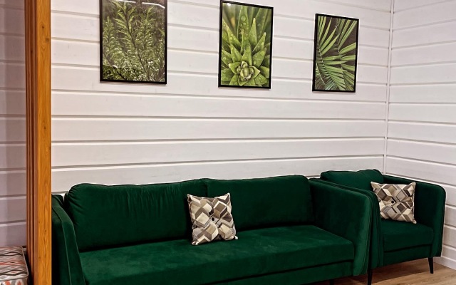 Uyutny dom s baney Guest house