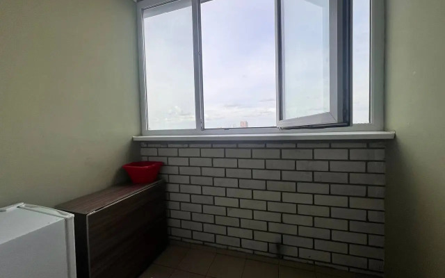 Квартира чистая светлая студия на Геологоразведчиков 44