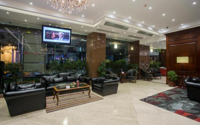 Sarina Hotel