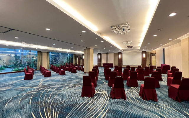 Aston Tropicana Hotel