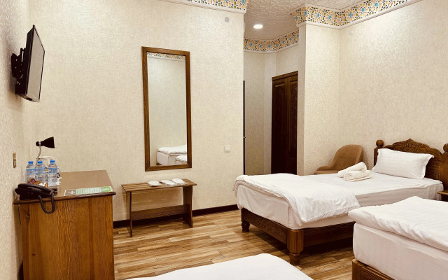 Ayvan Plaza Hotel
