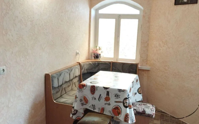 Na Izobilnoy 19V Private House