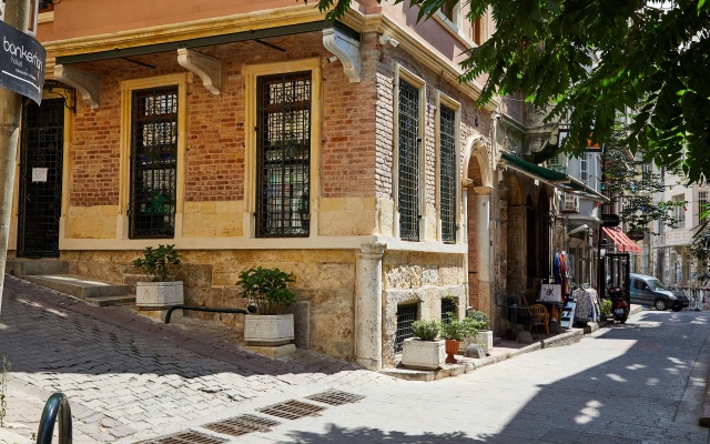 No 8 Galata