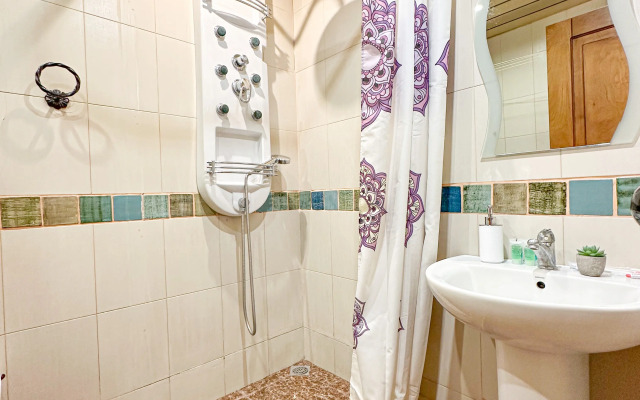 Vostochnaya Kvartira V Tsentre Apartments
