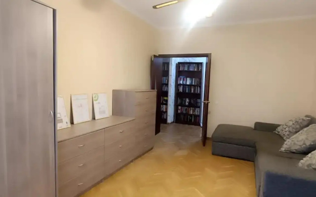 Uyutnaya Odnokomnatnaya s Balkonom Flat