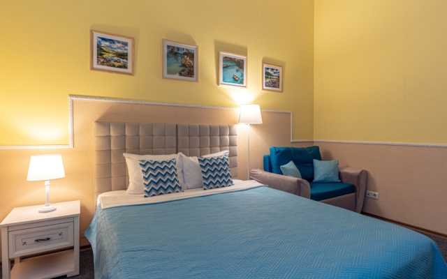 Отель Искра