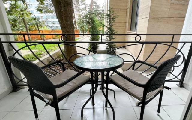Pokrovskij park Uluchshennaya studiya 2 etazh Apartment