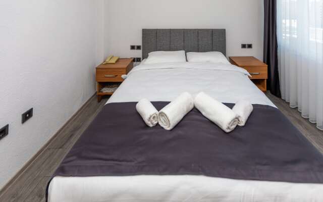 Black Pearly Hotel