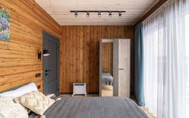 Zeleny Lug Private house