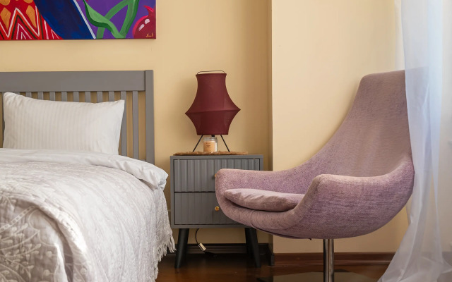 S Balkonom Na Novoslobodskoy Flat