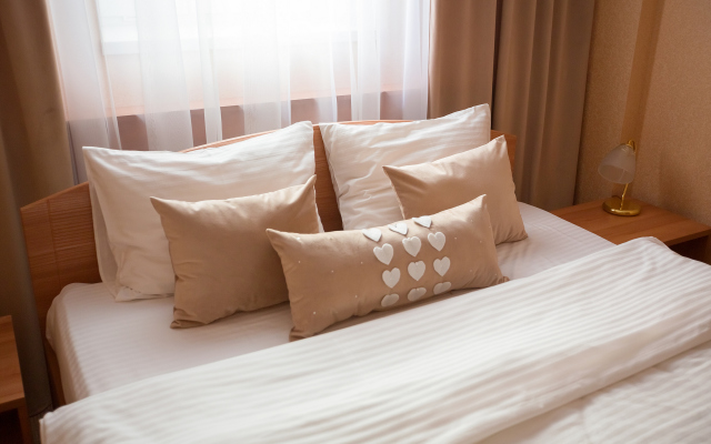 Mirazh Hotel
