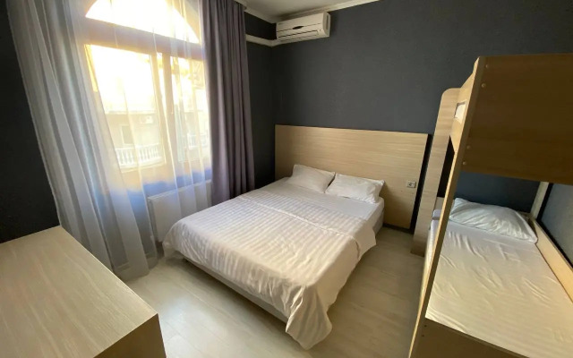 Lira Hotel