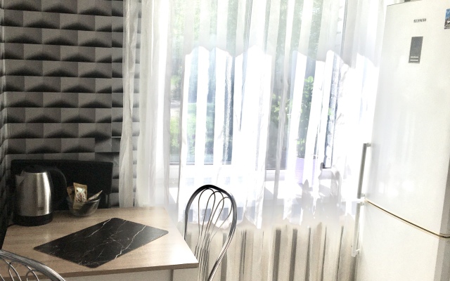 V Petergofe posutochno Flat