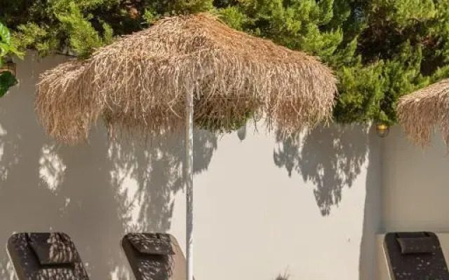 Natali Apartments