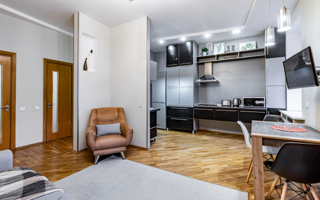 Апартаменты Nice apartment near Victory Square metro station