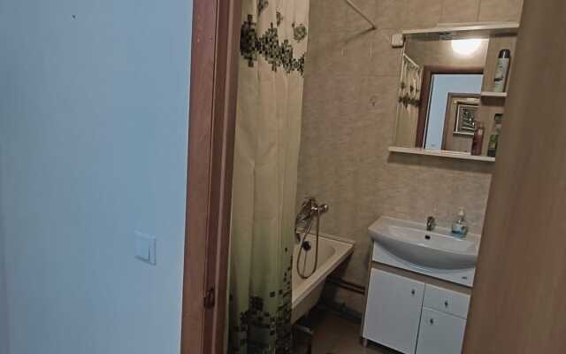 Na Ulitse Sarygina 37 Apartents
