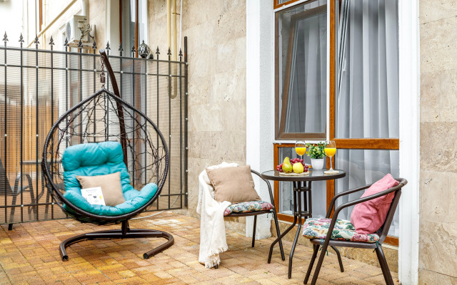 S Sobstvennym Dvorikom Ot Home Group Apartments Apartments