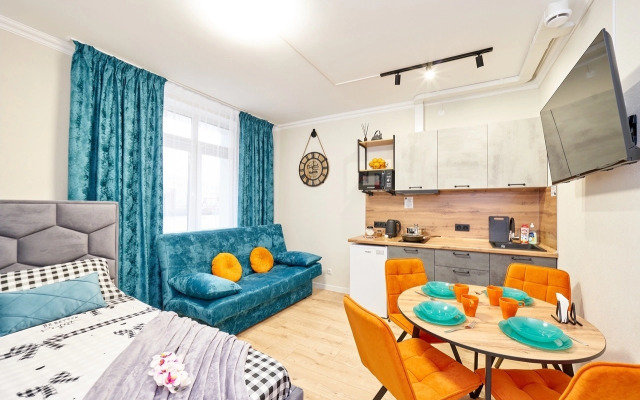 Studija v novom dome ZhK Premer, samyj centr goroda u Gipermarket Semja po adresu Nikolaja Ostrovskogo 52 na 4 chelovek Flat