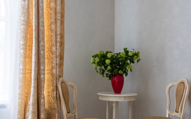 Nomera Na Ploschadi Vosstaniya Guest house