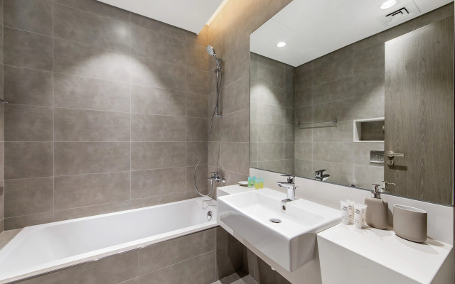 Lagoon View | 1Br | District One Apartments