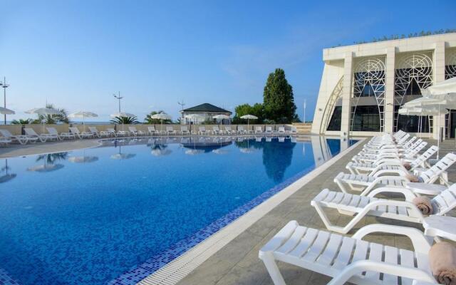 The Grand Gloria Hotel
