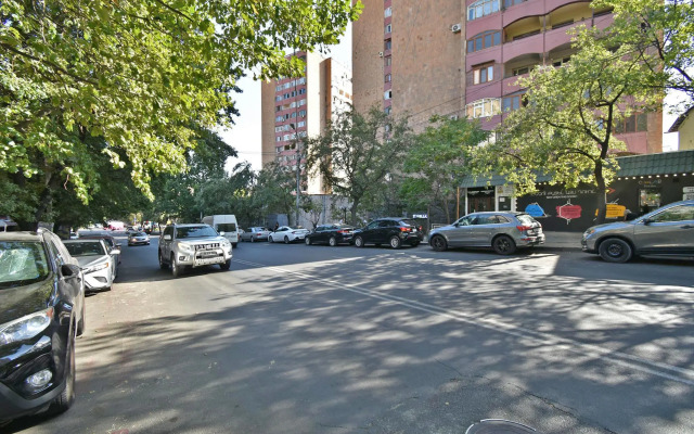 Apartment in Saryan Street Flat