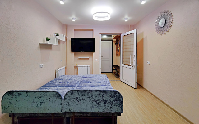 Dizaynerskie Tryokhkomnatnye Apartments