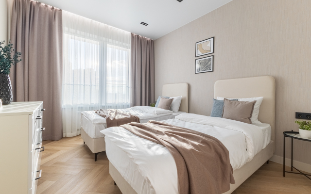 Апартаменты трехкомнатные с дизайнерским ремонтом