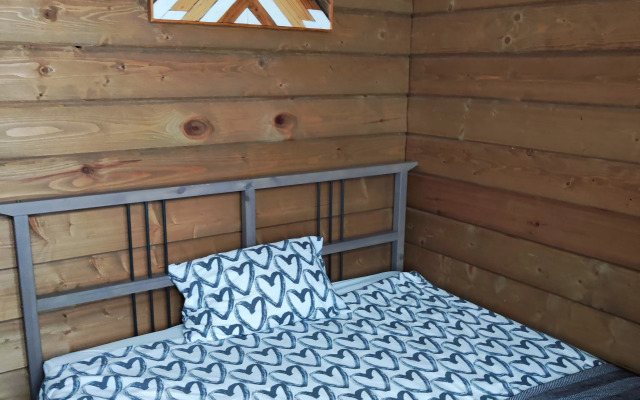 Частный дом Чёрный домик у озера Отрадное