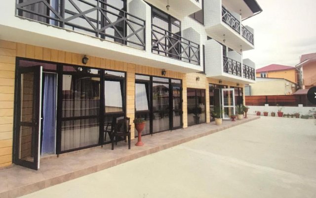 Dana Hotel