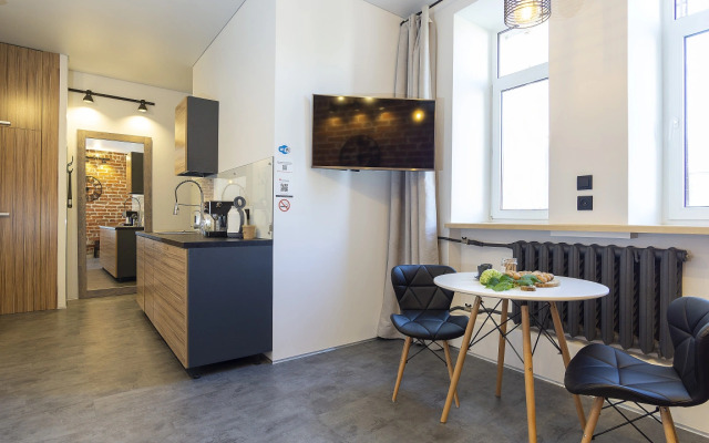 Surkova 20/6 GoldenRing Apartment 4