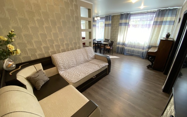 Kurnatovskogo 76 Apartments