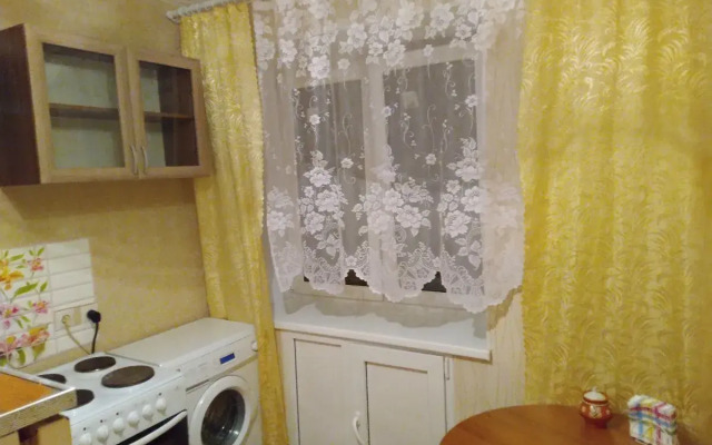 V Proyezde Profsoyuzov, 2 Flat