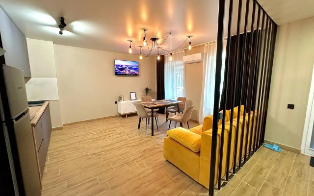 Shikalad Kmv Lyuks V Tsentre 8 Flat