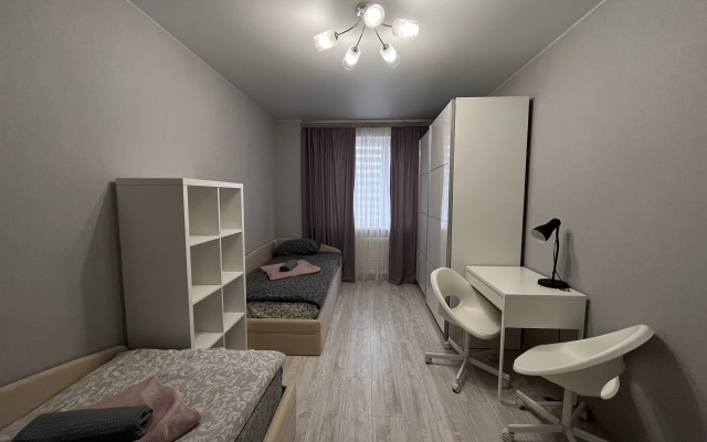 Uyutnaya dvukhkomnatnaya Na Solnechnom Bulvare flat