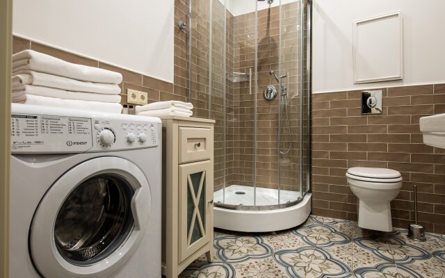 Апартаменты D на Чайковского с тремя спальнями №1