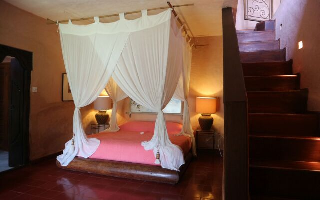 La Taverna Suites Hotels